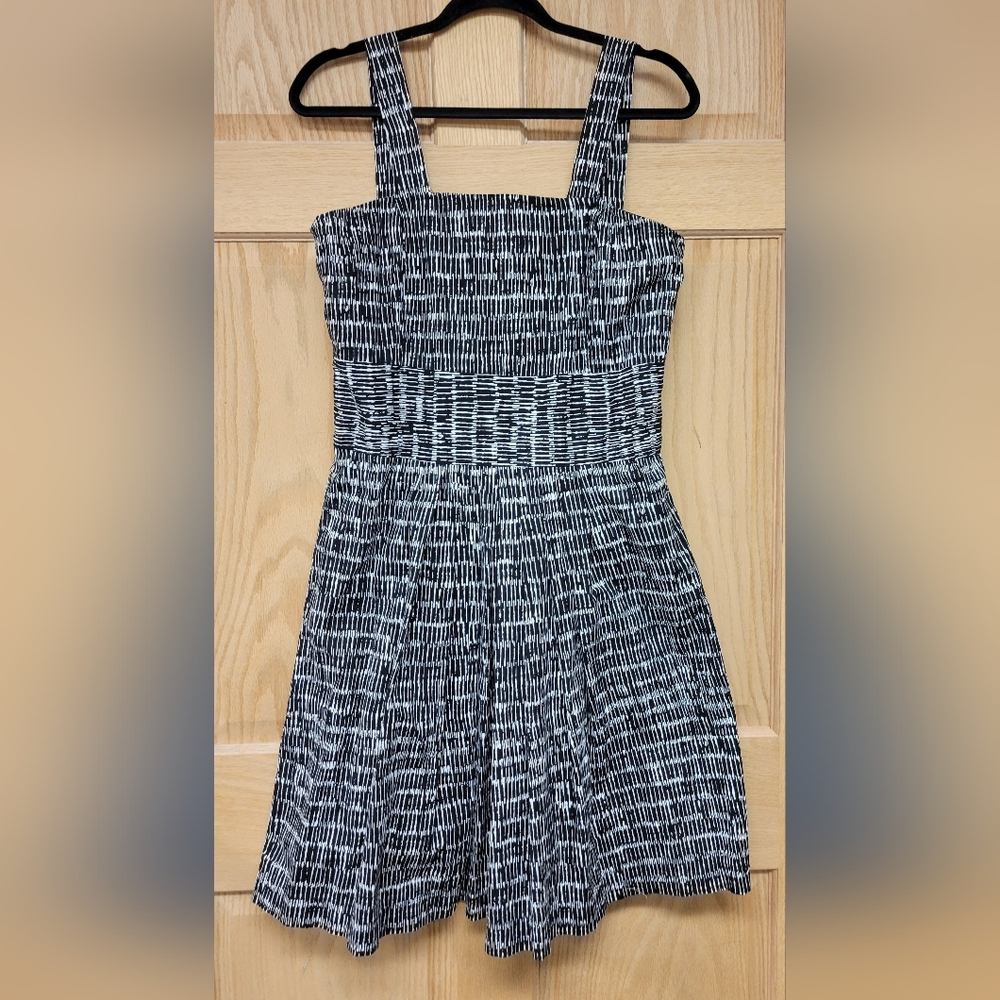 Talbots Fit & Flare Sleeveless Dress Black White Swing Spring Tea Length Size 14
